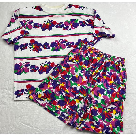 Victoria Sport Vintage Women's Floral Shorts and T-shirt Outfit Set Size Small - Picture 1 of 8